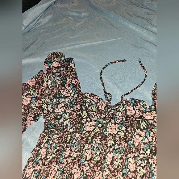 Forever21 Floral Dress Woman's Medium - Picture 3 of 6